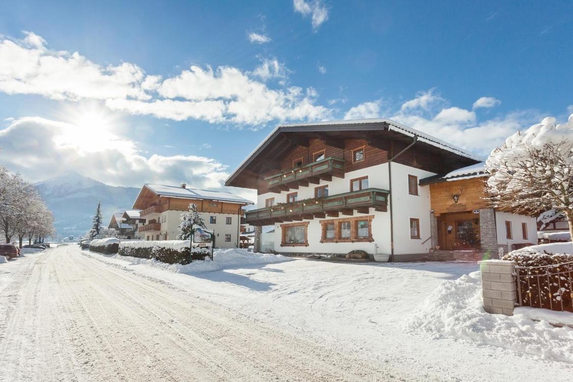 Holiday Im Gaestehaus Warter In Altenmarkt อัลเทนมาร์คท์ อิม พองเงา ภายนอก รูปภาพ